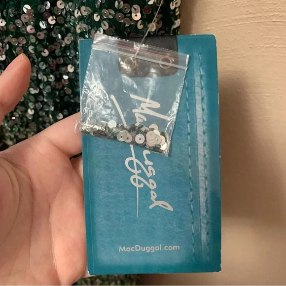 Mac Duggal Cap Sleeve Sequined High Slit Gown in Forest Green Size 16 NWT New - Picture 12 of 13